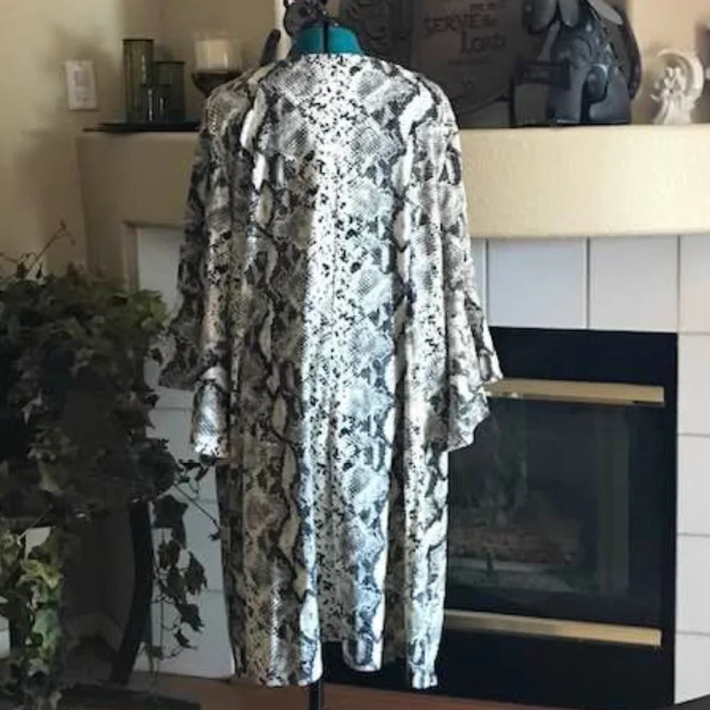 Avenue Python Dress - Picture 3 of 5